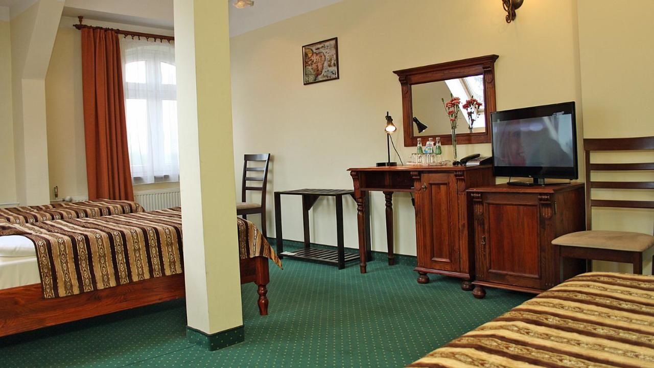 Отель Hotel Aslan Тарновске-Гуры-16